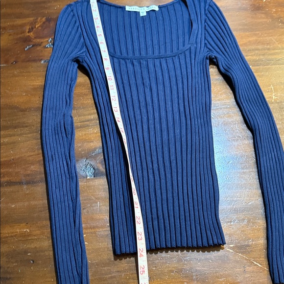 NEW VERONICA BEARD RIBBED LONG SLEEVE KNIT TOP🌸 - Picture 5 of 7
